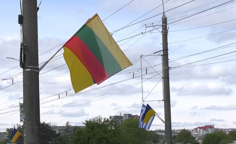 Чому в Хмельницькому замайоріли прапори країн ЄС