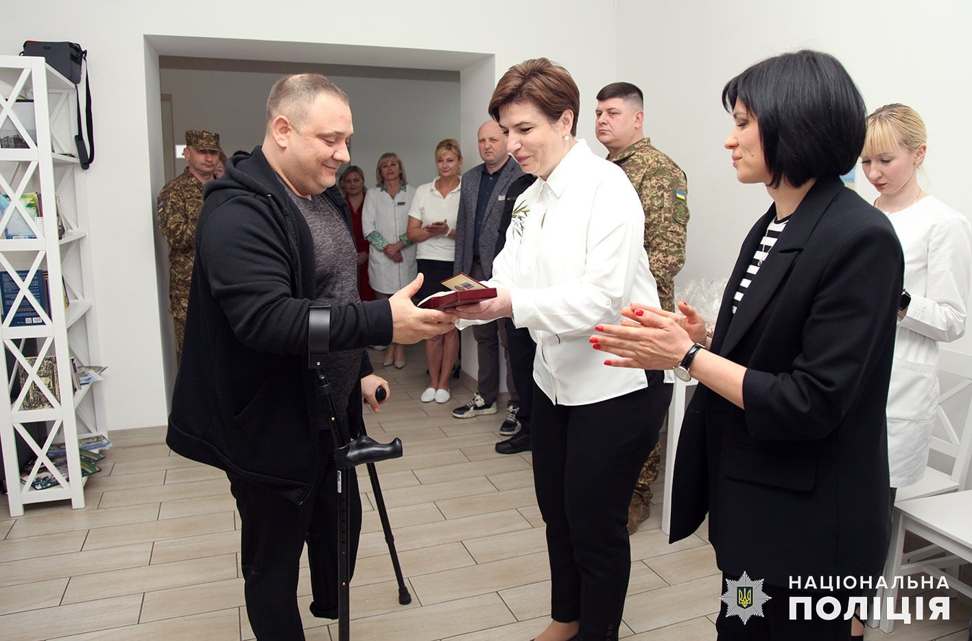 Поранених захисників, які лікуються на Хмельниччині, відвідала Держсекретар МВС України Інна Ящук